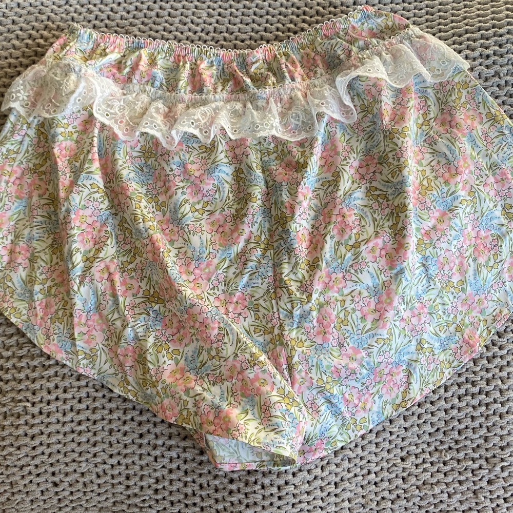 For Love and Lemons Farrah Shorts - Picture 2 of 4